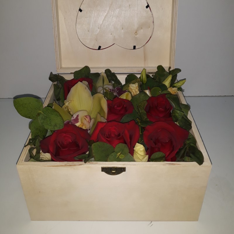 San Valentín Centro caja madera con Rosas y Orquídeas